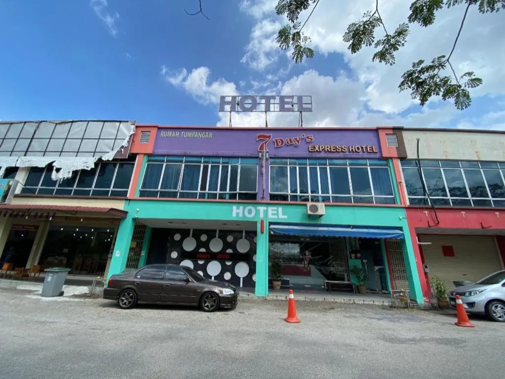 OYO 89752 7 DAYS EXPRESS HOTEL