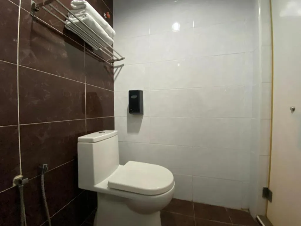 OYO 89752 7 DAYS EXPRESS HOTEL