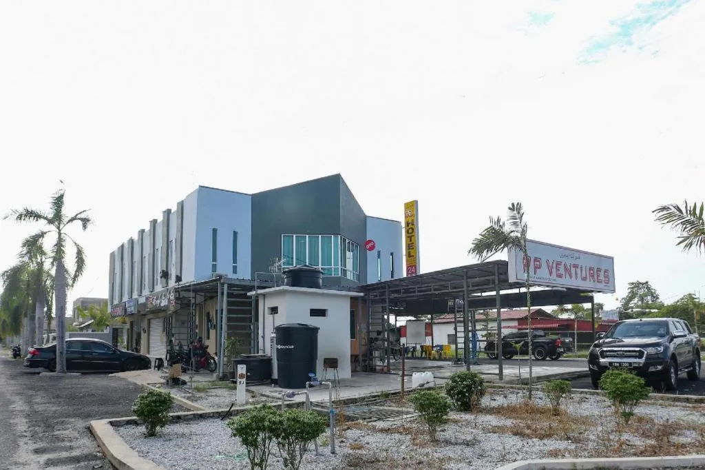 OYO 89859 PP Traveller's Hotel