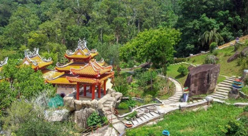 Capital O 89876 Safari Hotel