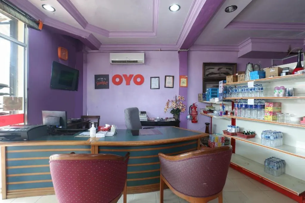 OYO 89892 Hotel Jeli Inn