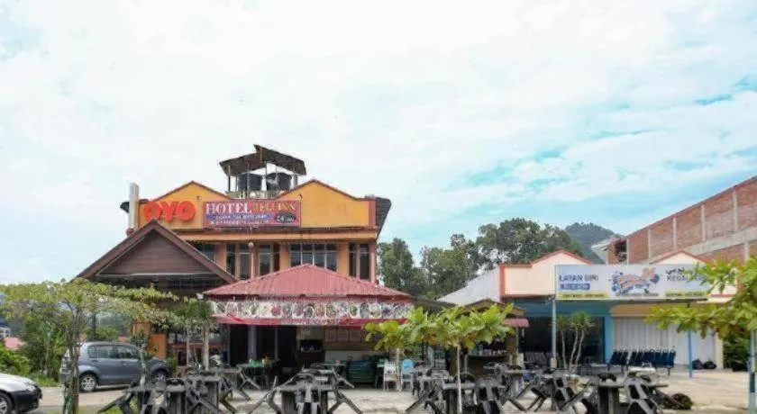 OYO 89892 Hotel Jeli Inn