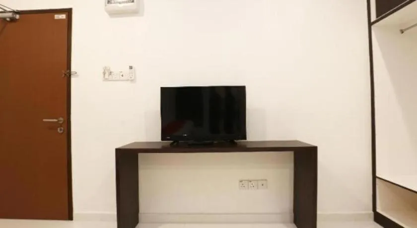 OYO 89888 DZ Residence Guest House