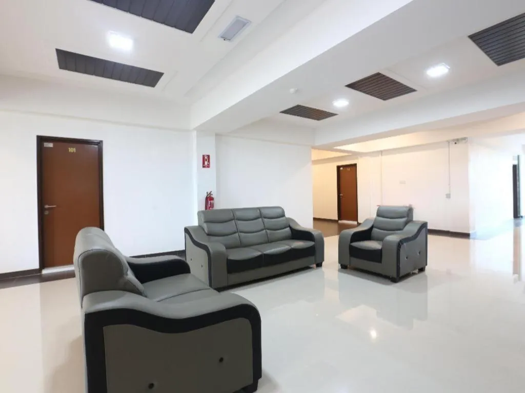 OYO 89888 DZ Residence Guest House