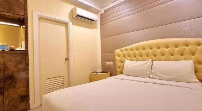 Bed in Ritzton Hotel