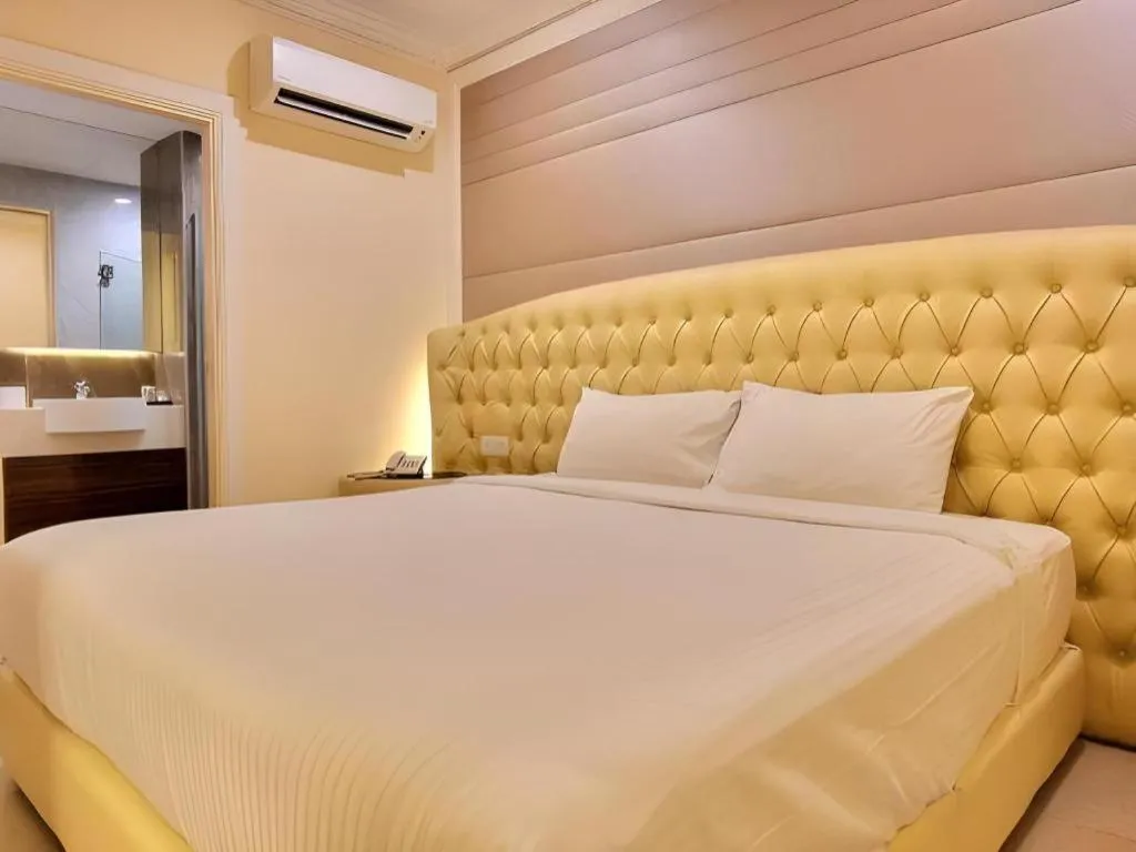 Bed in Ritzton Hotel