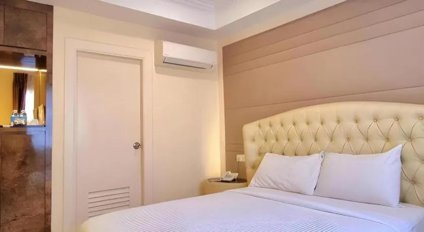 Bed in Ritzton Hotel