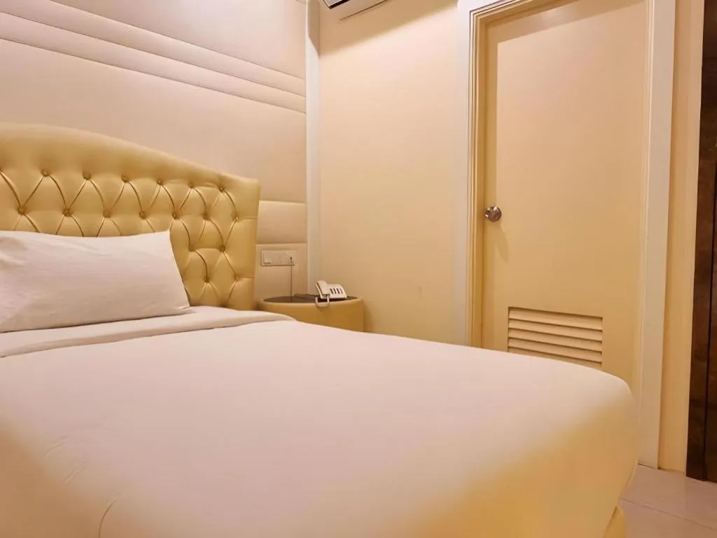 Bed in Ritzton Hotel