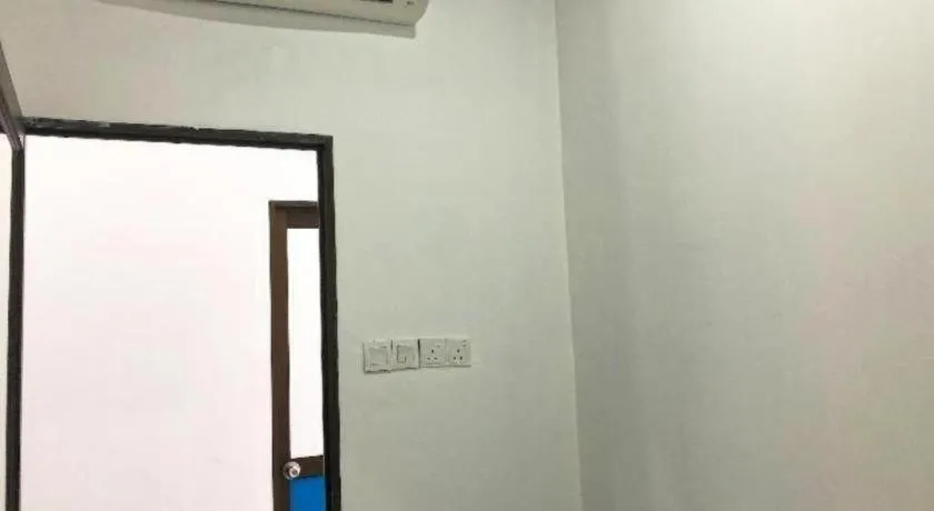 SPOT ON 90077 Cherry's Lodge