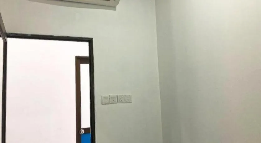 SPOT ON 90077 Cherry's Lodge