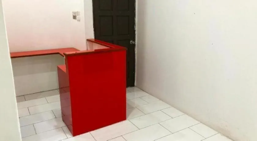 SPOT ON 90077 Cherry's Lodge