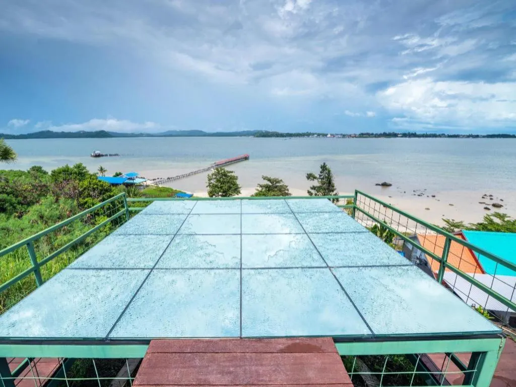 Dreamland Beach Holiday