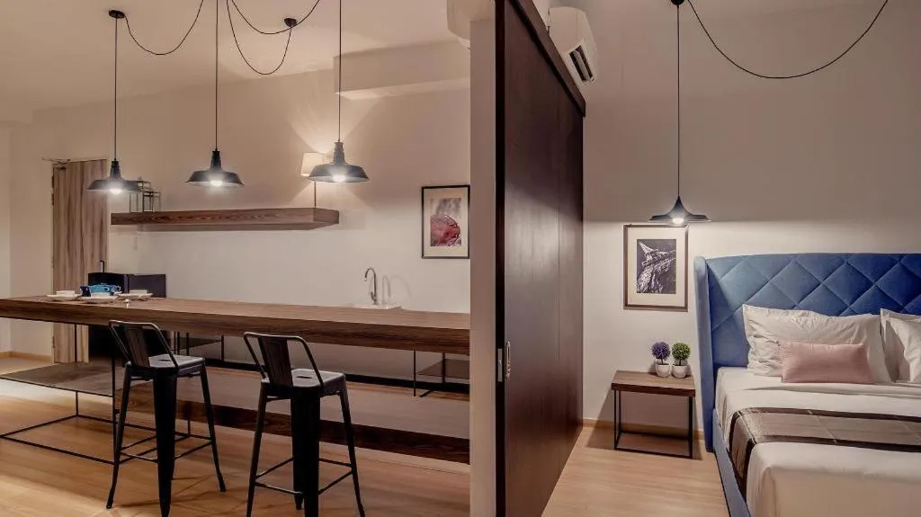 Cube 8teens Boutique Suite by Nest Home