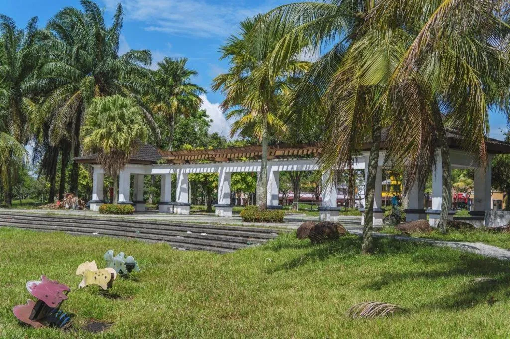 Cube 8teens Boutique Suite by Nest Home