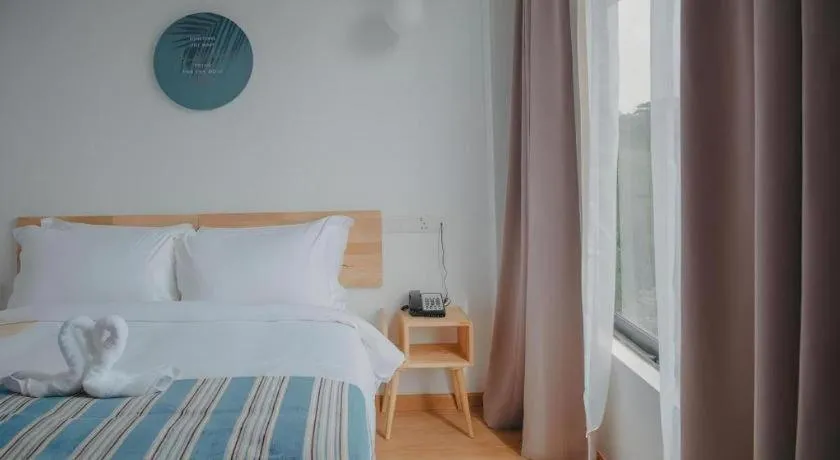 Bed in Bilik-Bilik by MUO