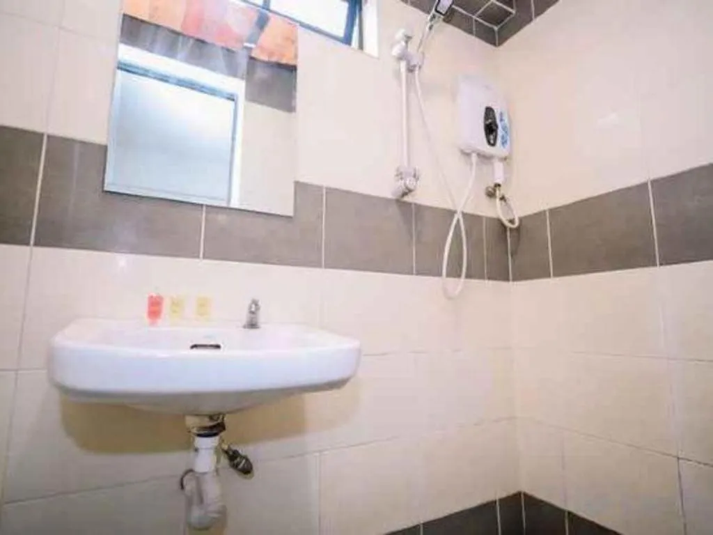 OYO 89874 Gs Golden Star Hotel