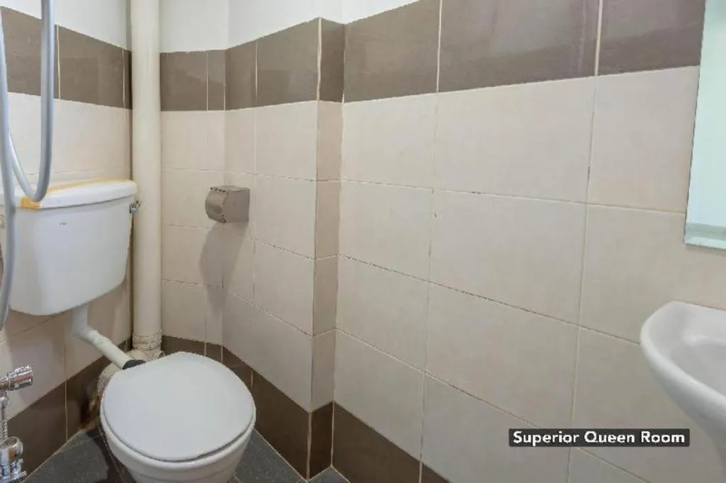 OYO 89874 Gs Golden Star Hotel