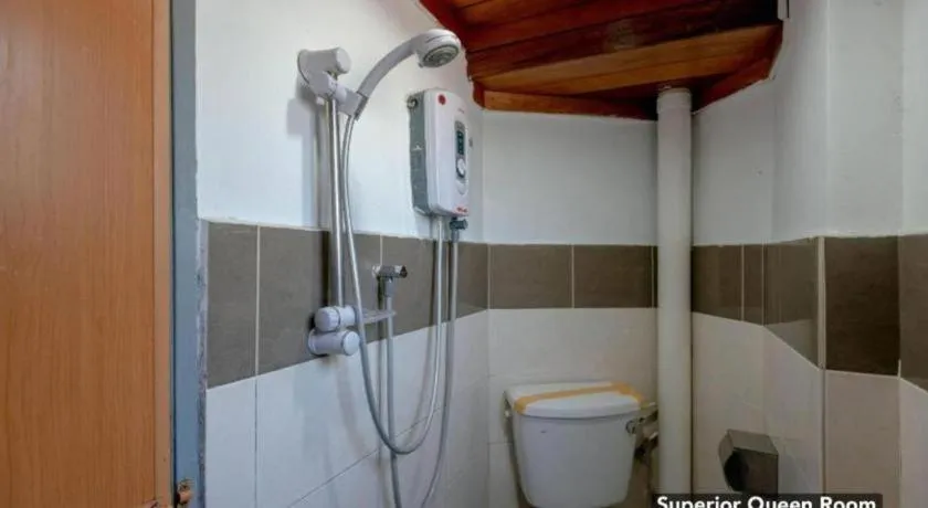 OYO 89874 Gs Golden Star Hotel