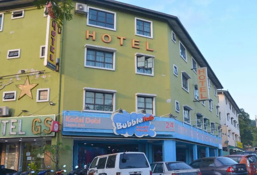 OYO 89874 Gs Golden Star Hotel