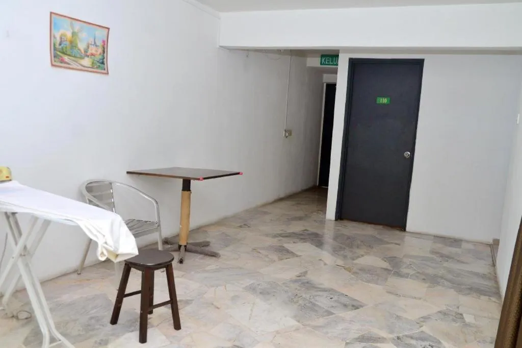 OYO 89874 Gs Golden Star Hotel