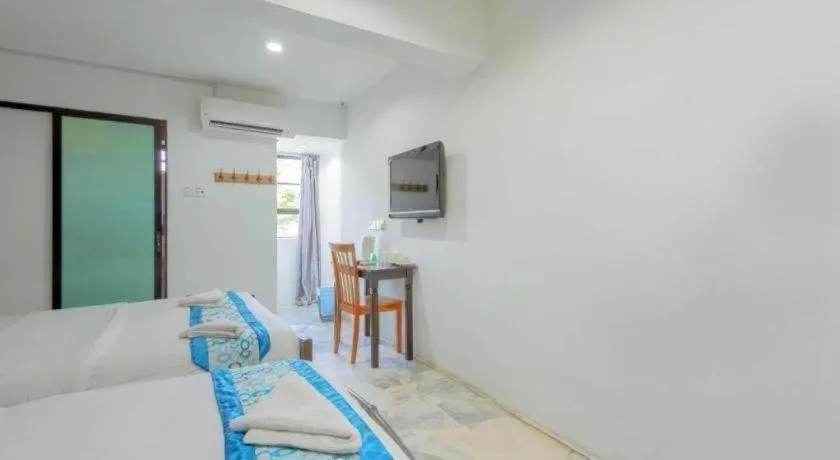 OYO 89874 Gs Golden Star Hotel