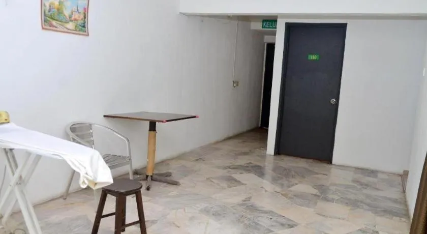 OYO 89874 Gs Golden Star Hotel