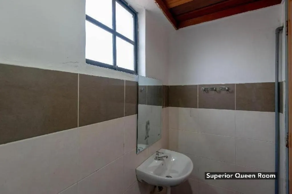 OYO 89874 Gs Golden Star Hotel