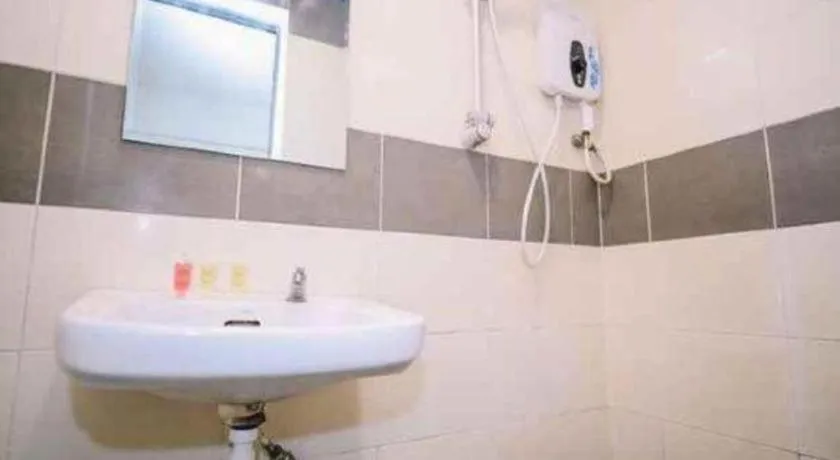 OYO 89874 Gs Golden Star Hotel