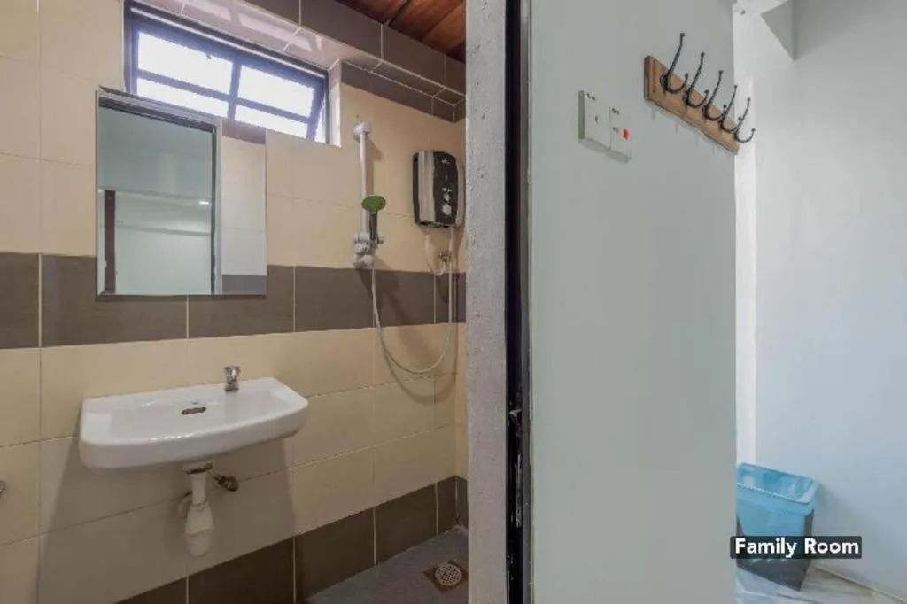 OYO 89874 Gs Golden Star Hotel