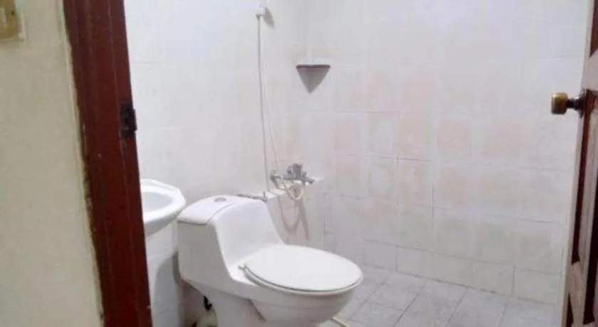 OYO 90376 Centre Point Hotel