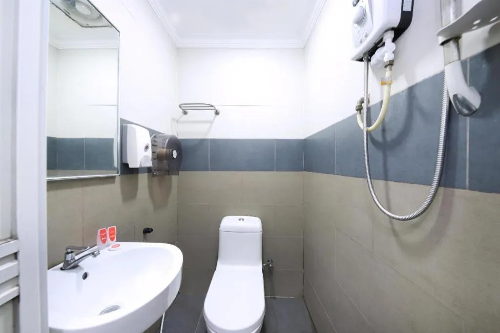 OYO 90623 Thank Q Inn 3