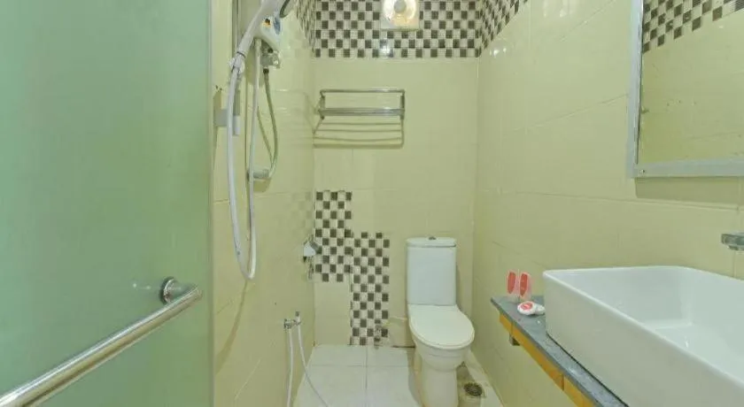 Capital O 90661 Luxor Empire Hotel