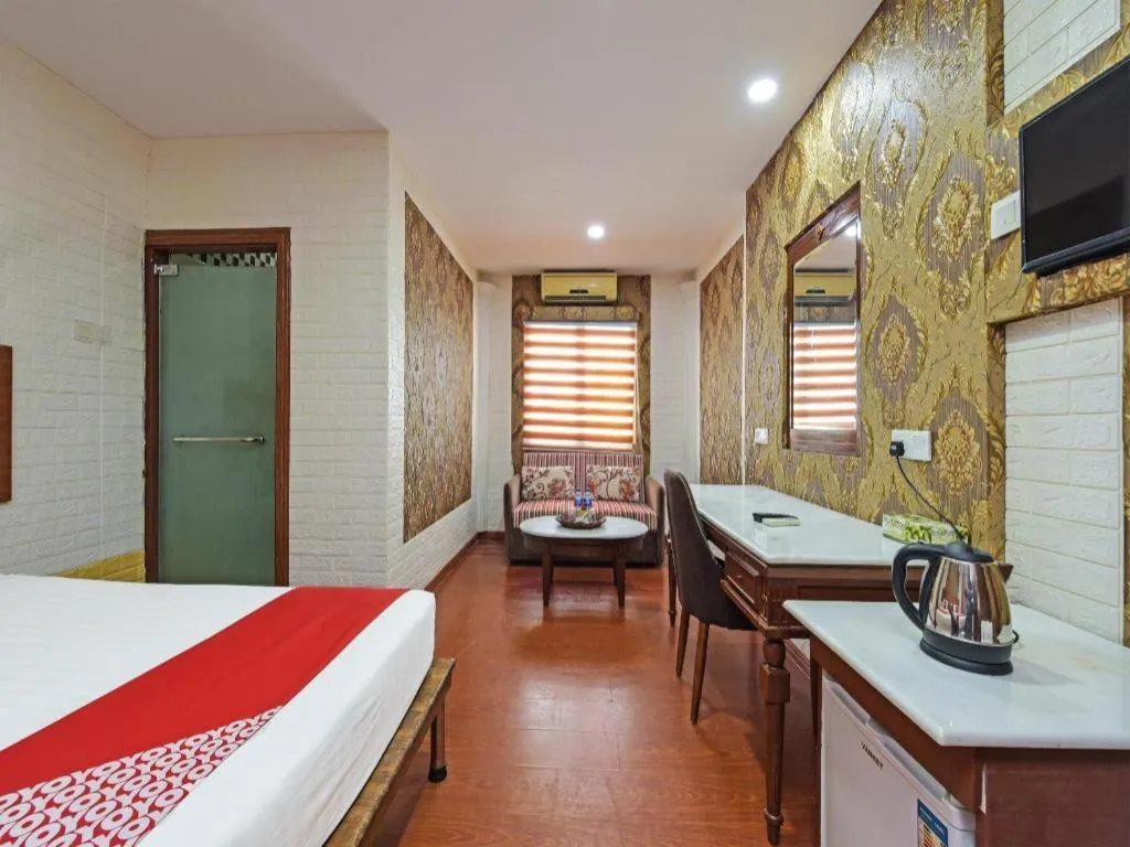 Bed in Capital O 90661 Luxor Empire Hotel