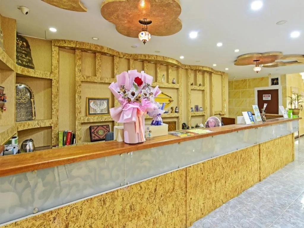 Capital O 90661 Luxor Empire Hotel