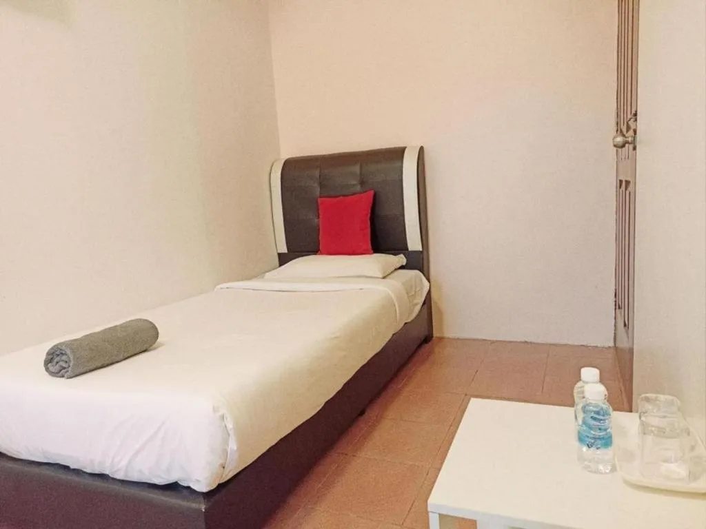 Bed in The Hotel Tudor Inn