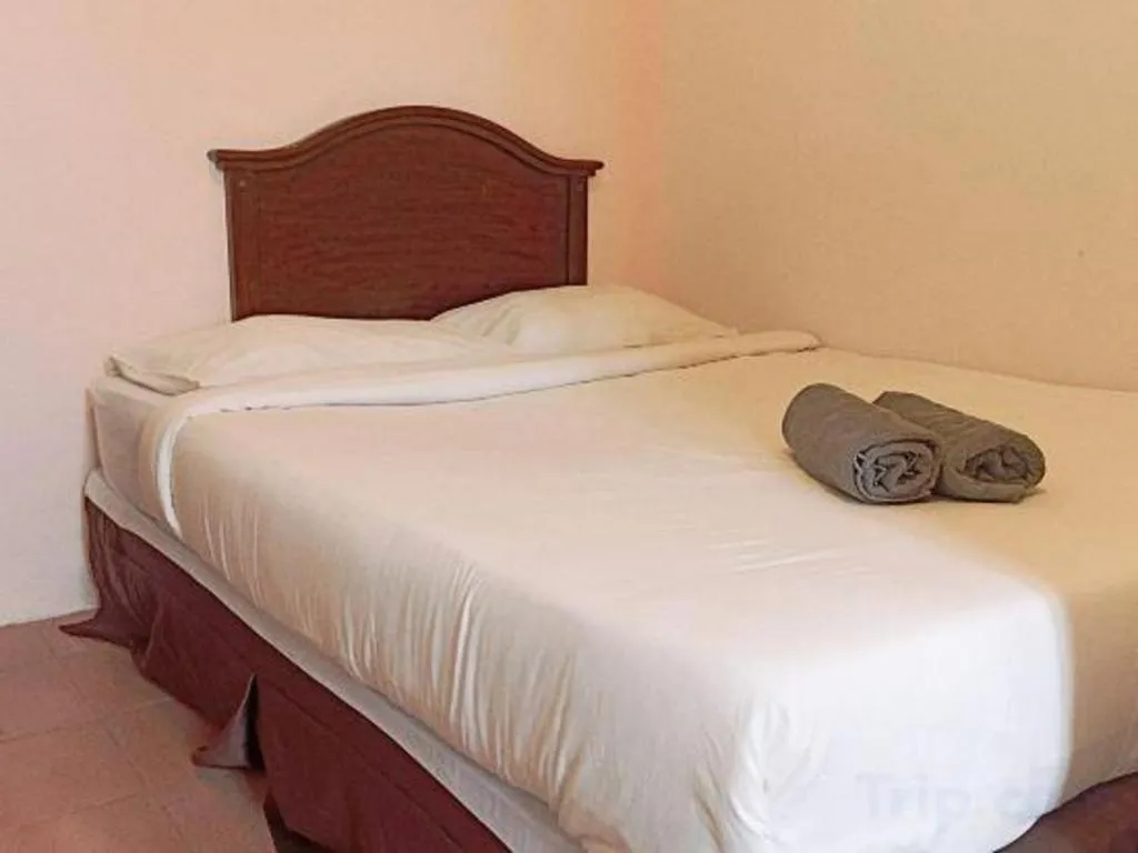 Bed in The Hotel Tudor Inn