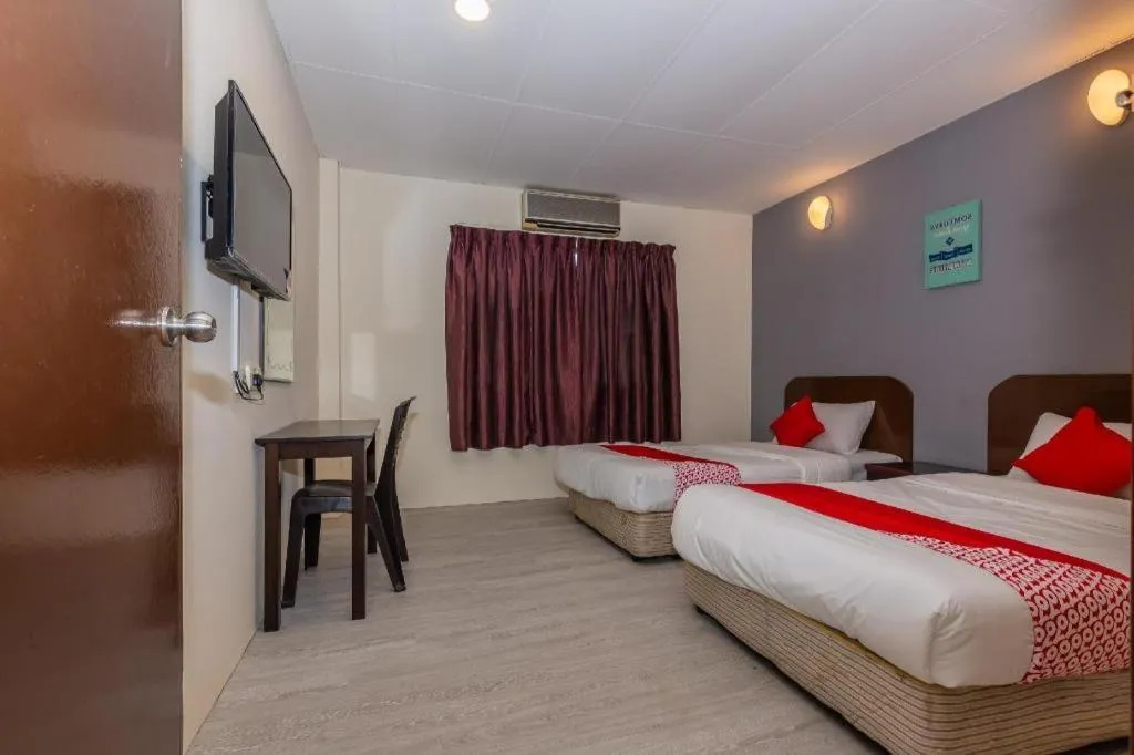 Bed in OYO 90893 Hotel 68 Kampung Lapan