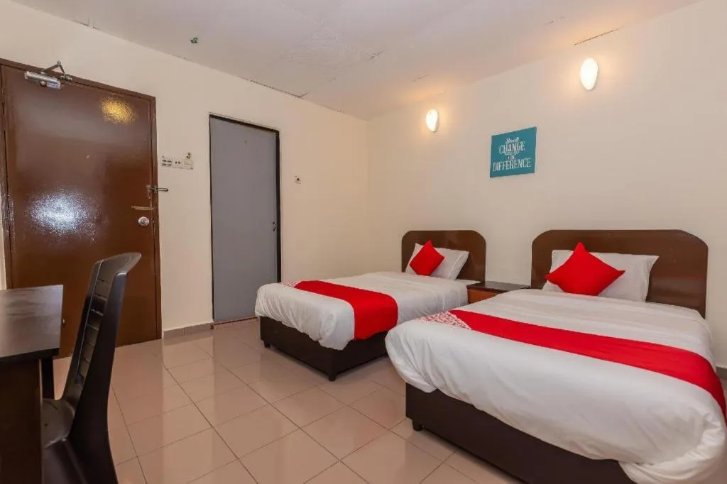 Bed in OYO 90893 Hotel 68 Kampung Lapan
