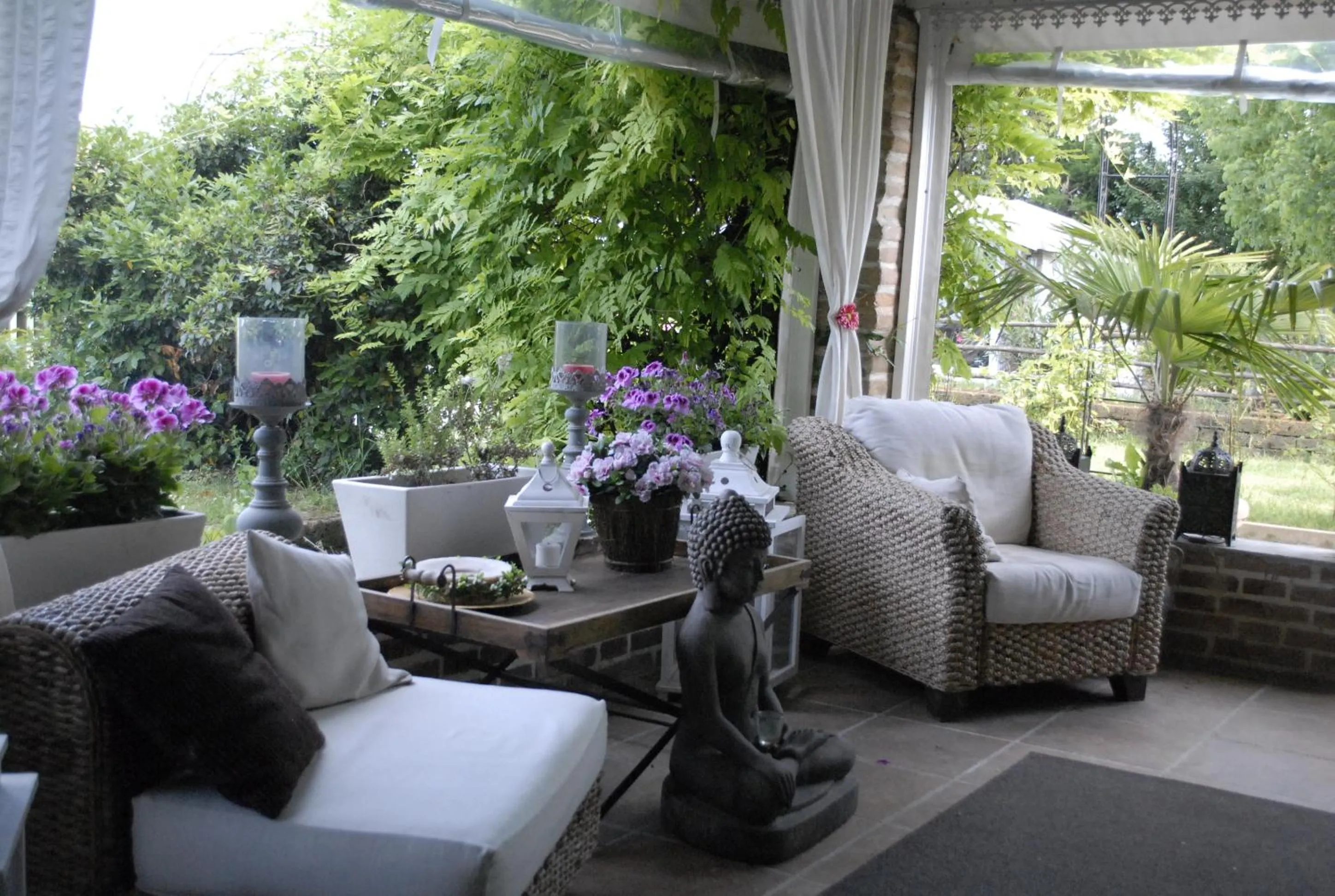 Patio in B&B Abracadabra