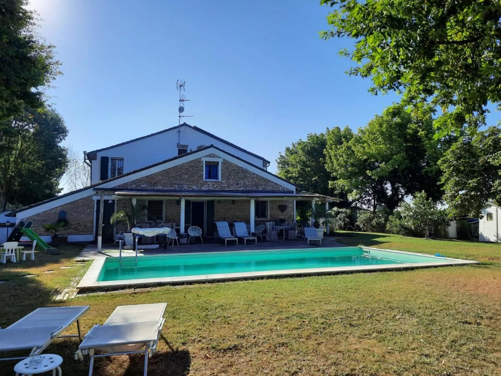 Property building in B&B Abracadabra