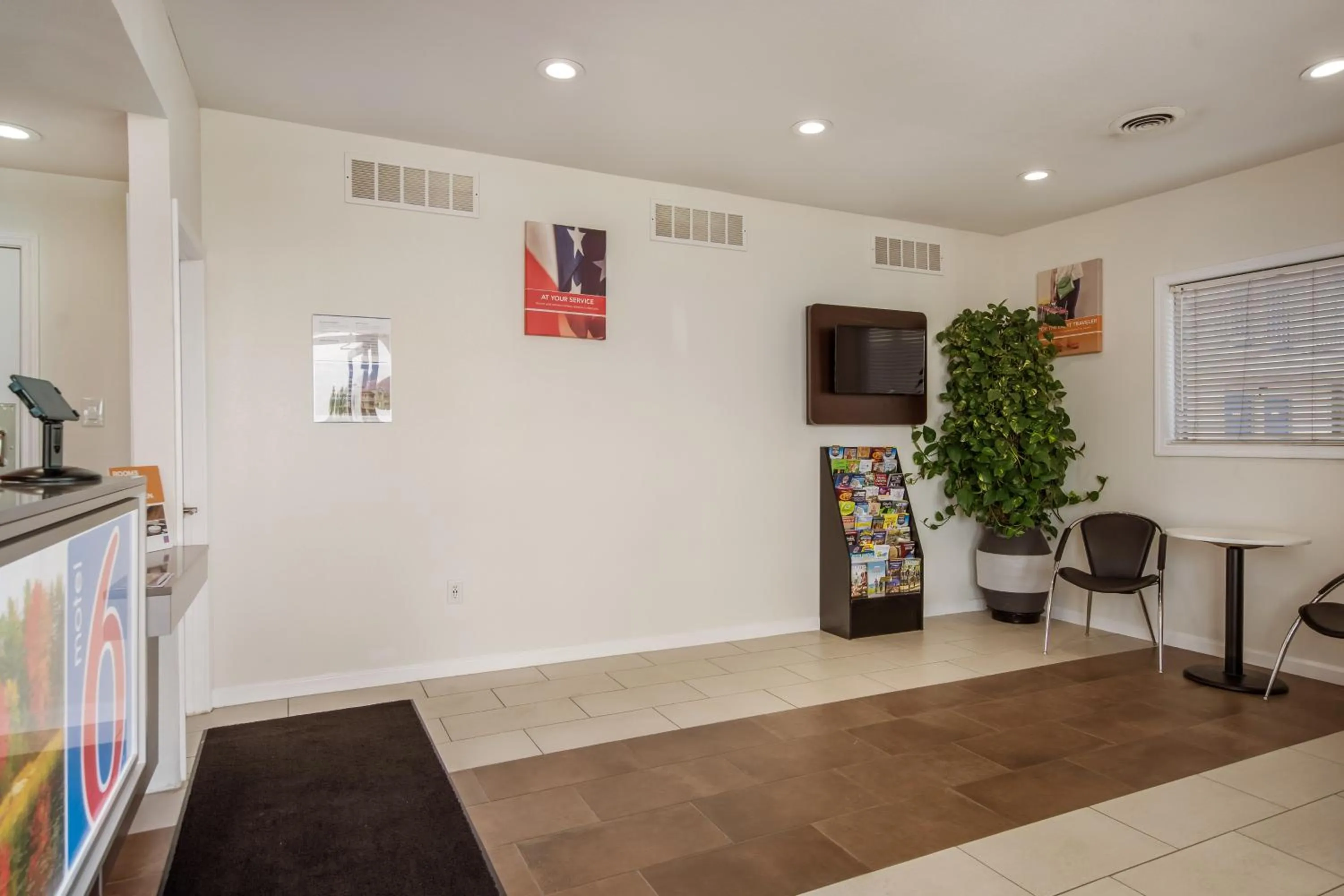 Lobby or reception in Motel 6-Van Buren, AR I- 40