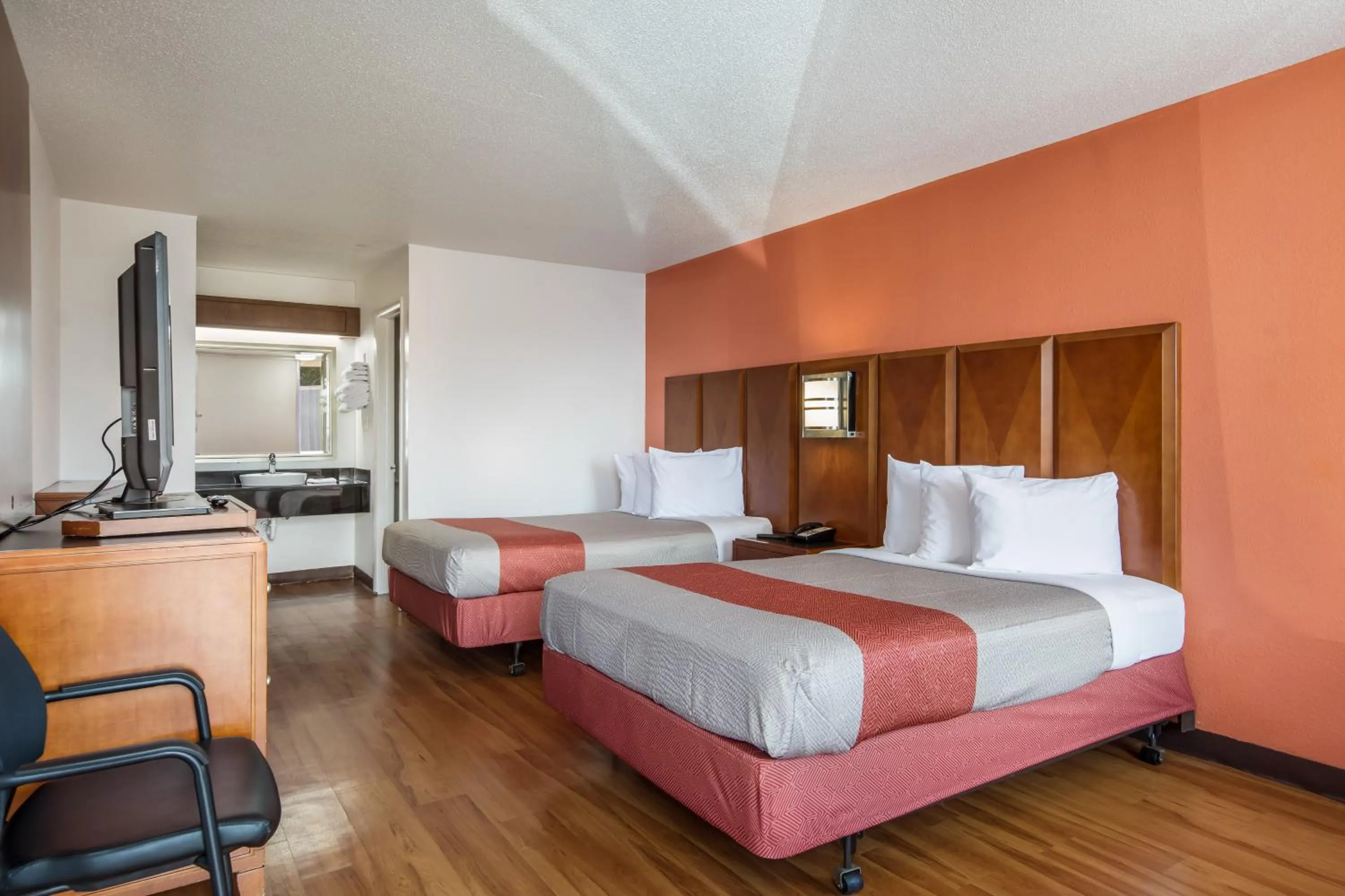 Bedroom, Bed in Motel 6-Van Buren, AR I- 40