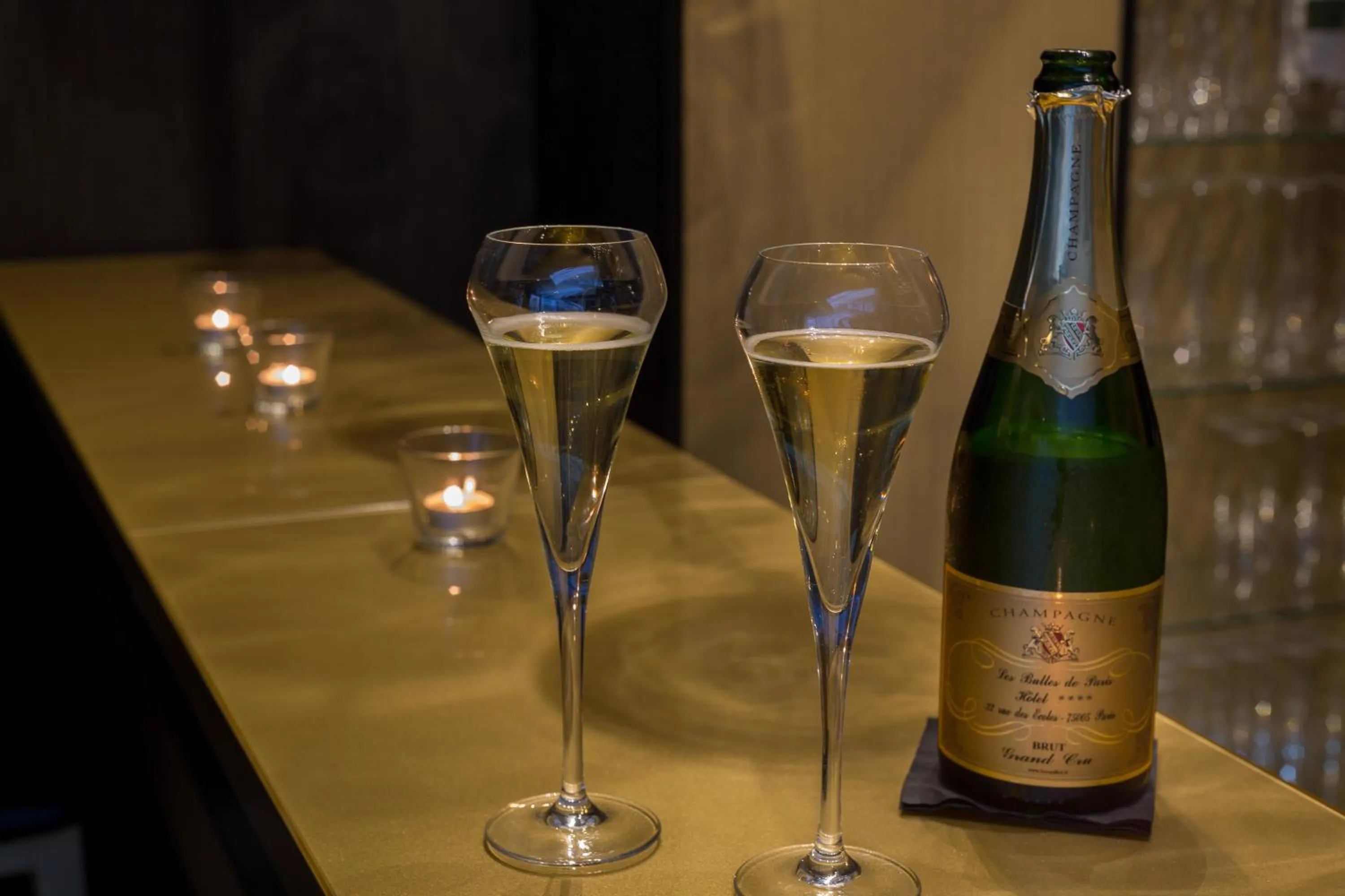Alcoholic drinks in Hotel Les Bulles De Paris