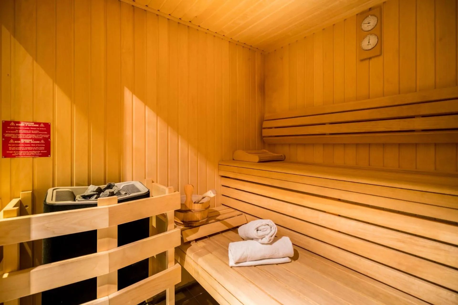 Steam room in Hotel Les Bulles De Paris