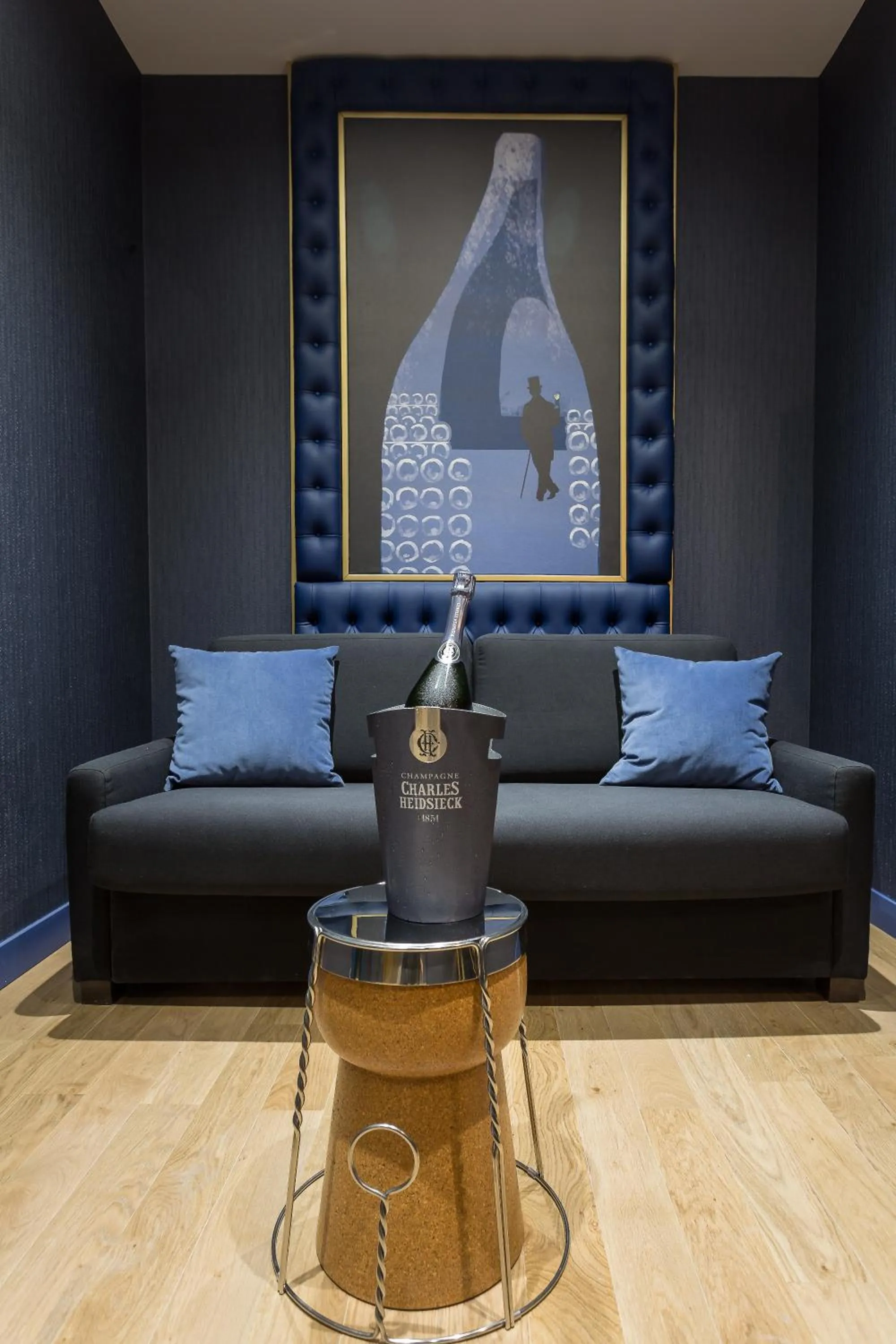 Alcoholic drinks in Hotel Les Bulles De Paris