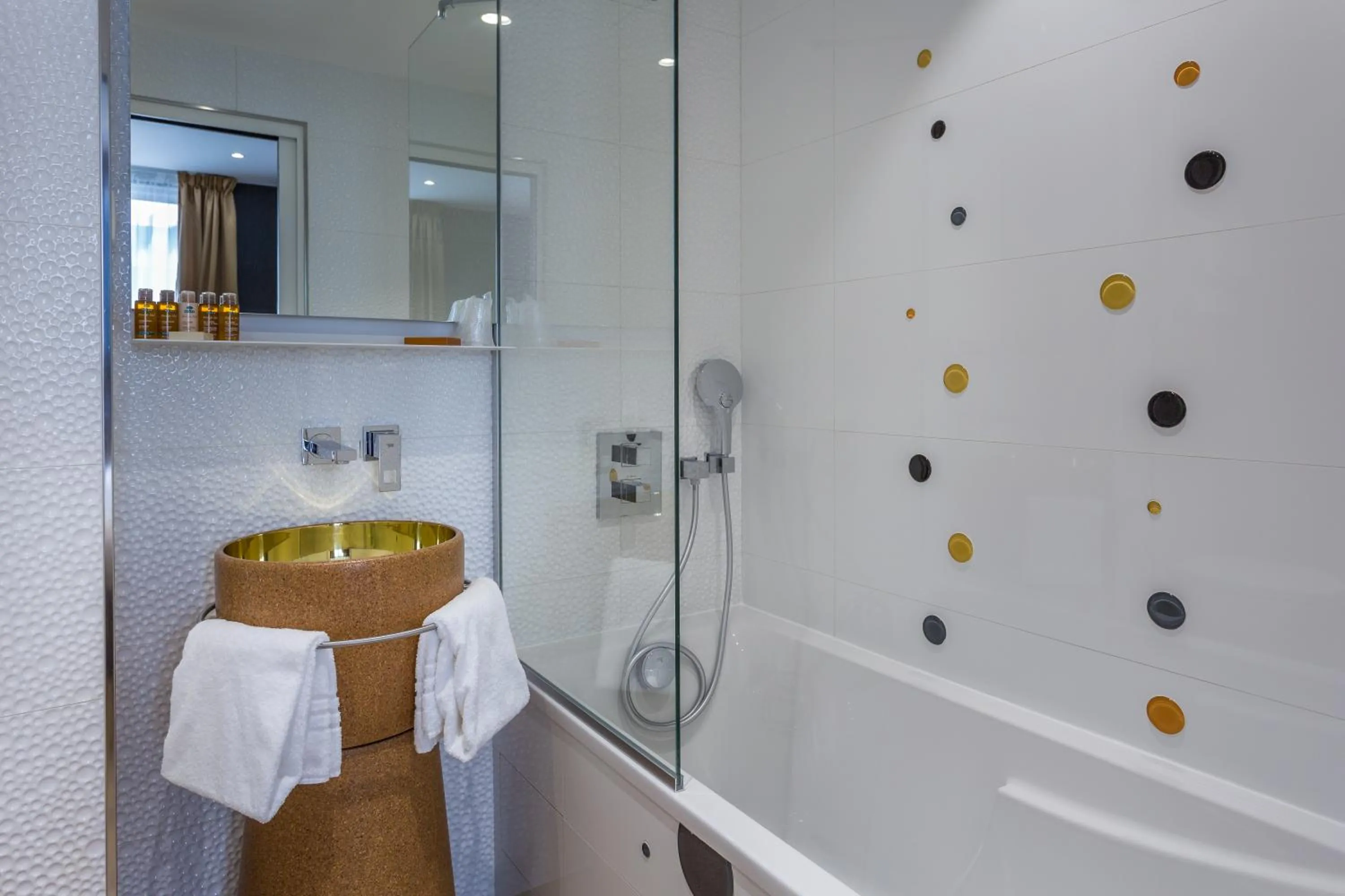 Bathroom in Hotel Les Bulles De Paris