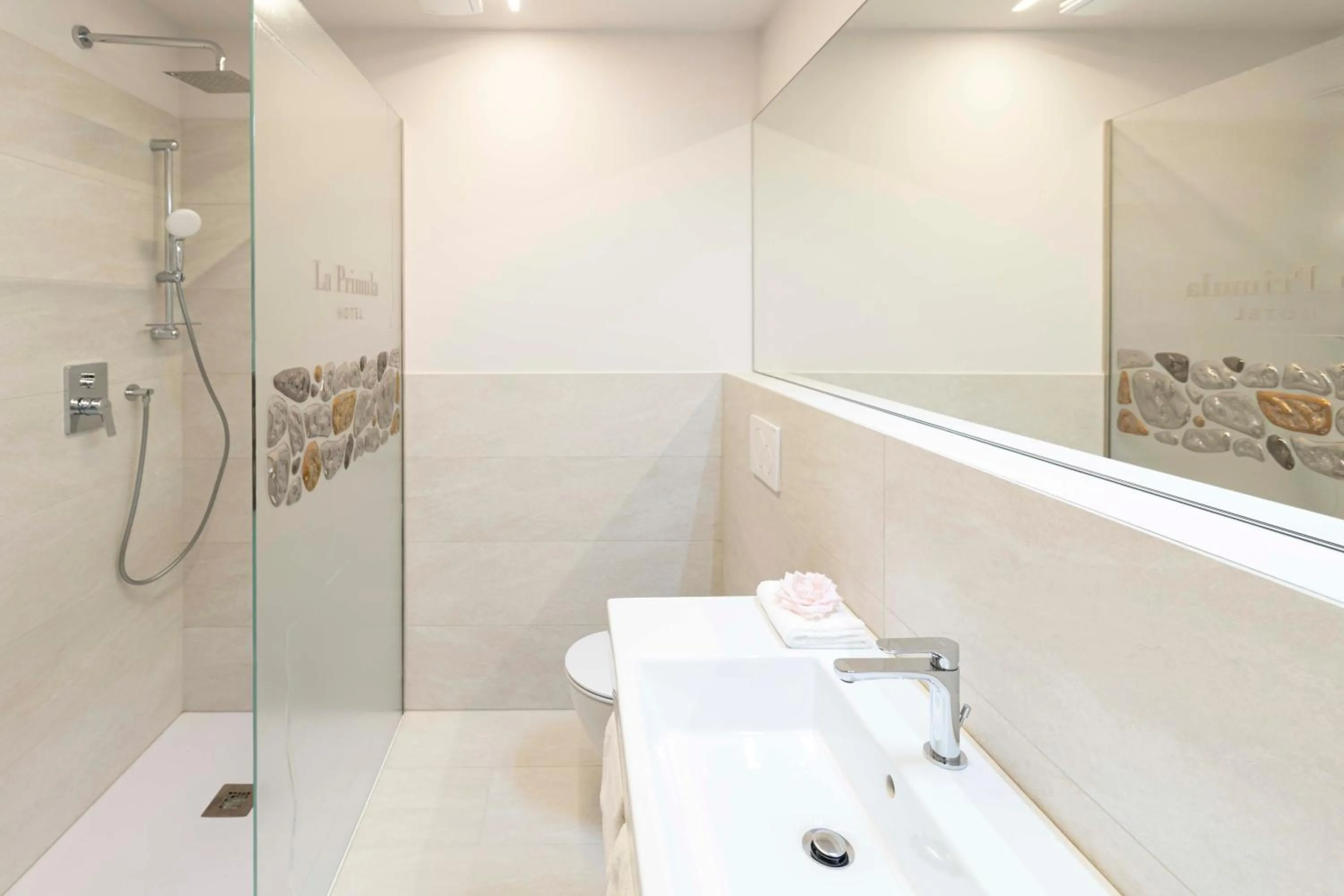 Bathroom in Hotel La Primula