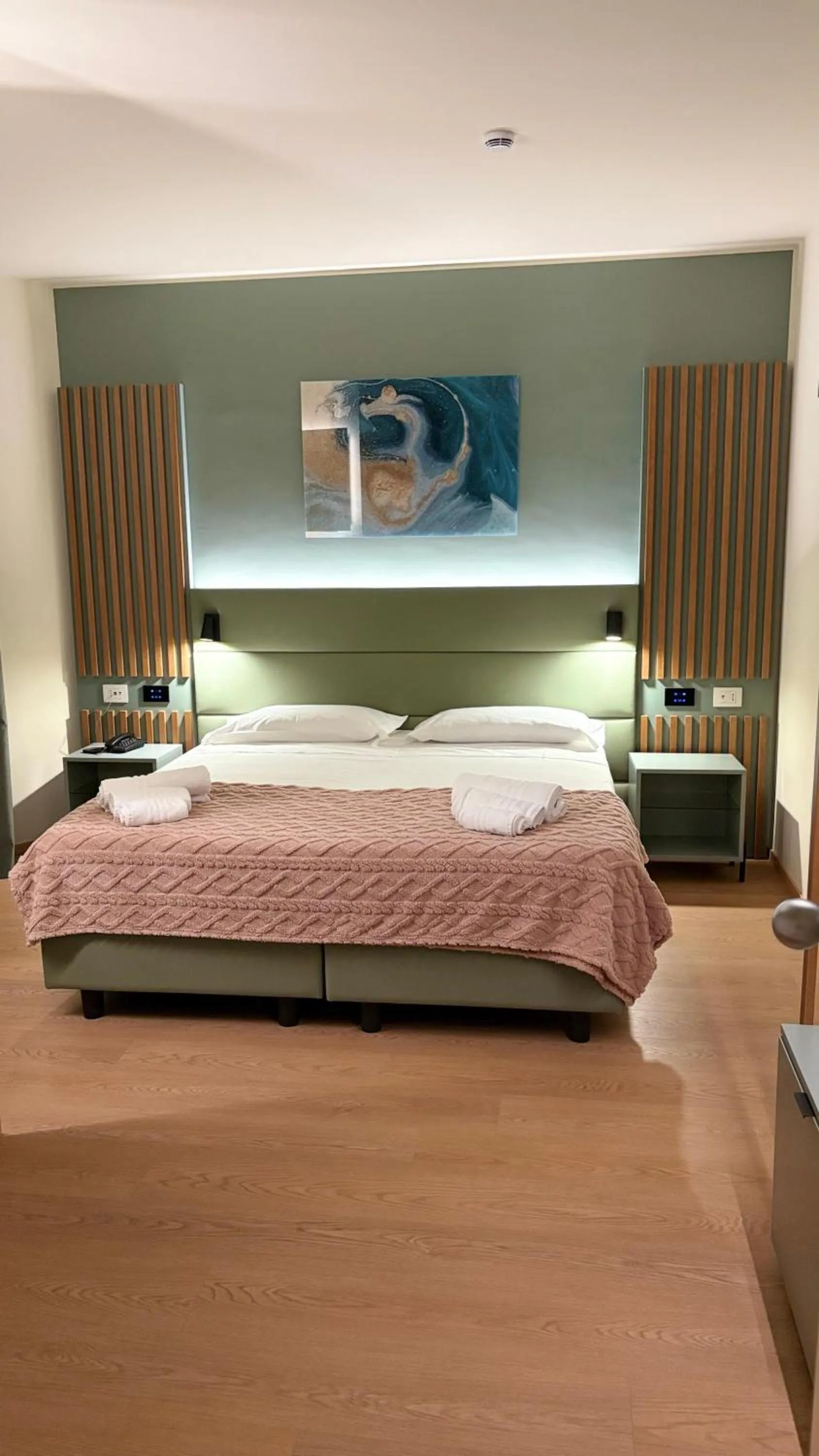 Bedroom, Bed in Hotel Milazzo Smart