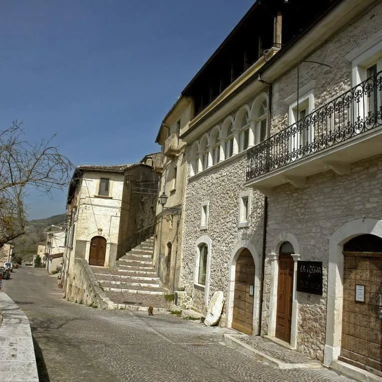 Facade/entrance in La Loggia Di Federico