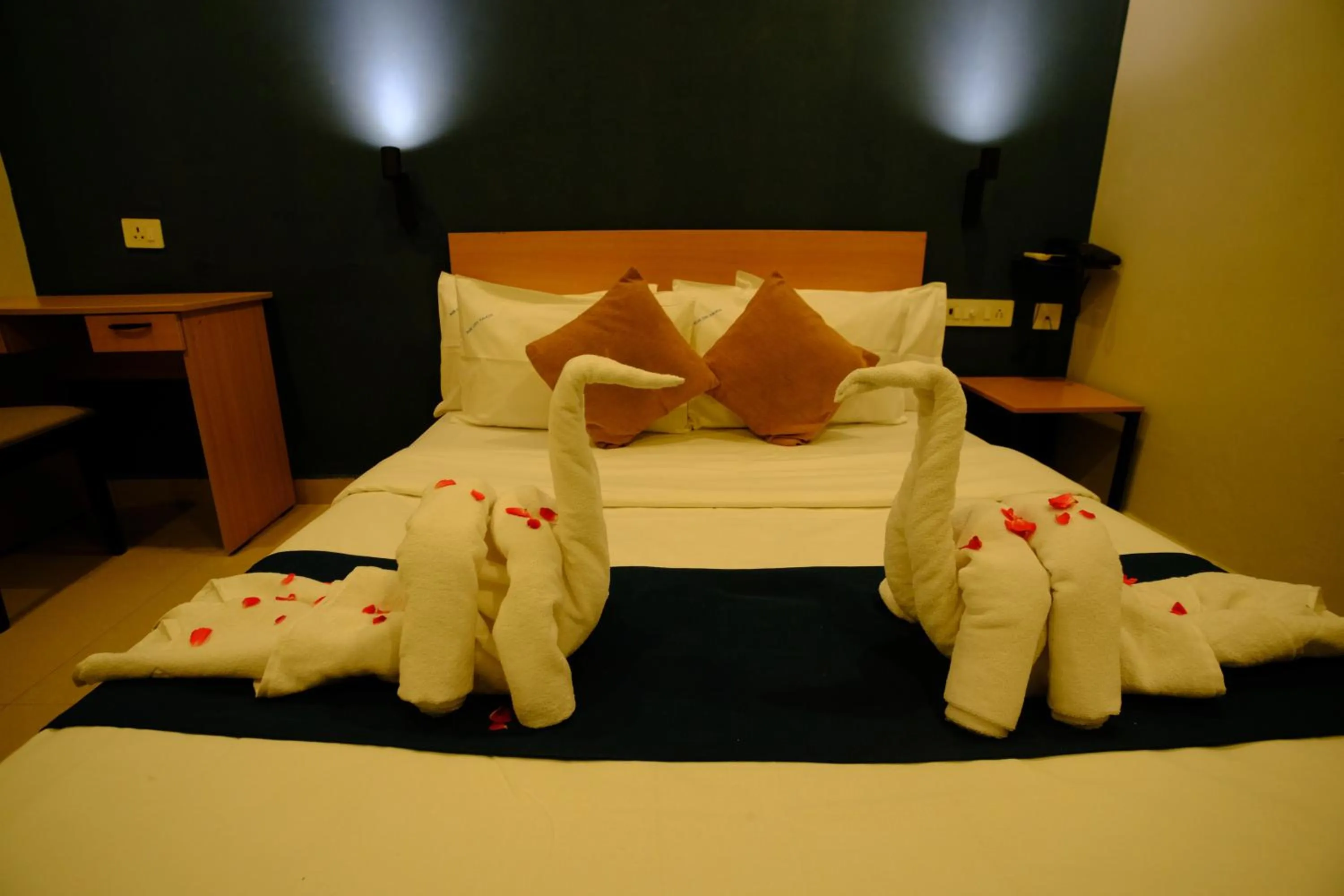 Bed in Blue City Palace - Near Chennai Airport